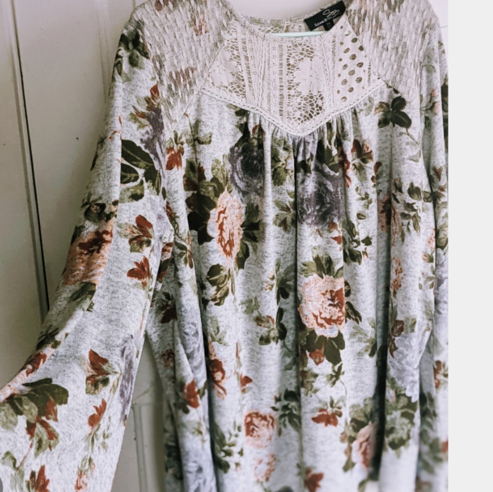 Flowy Women's Floral Sweater